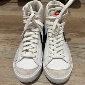 Nike Blazer Mid 77 Shoes